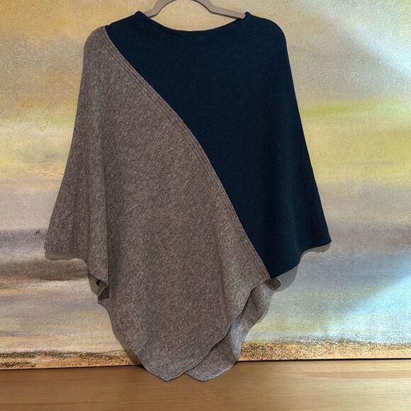Celeste Women's Wool Cashmere Blend Colorblock Shawl Poncho Gray Navy One Size - Picture 2 of 6